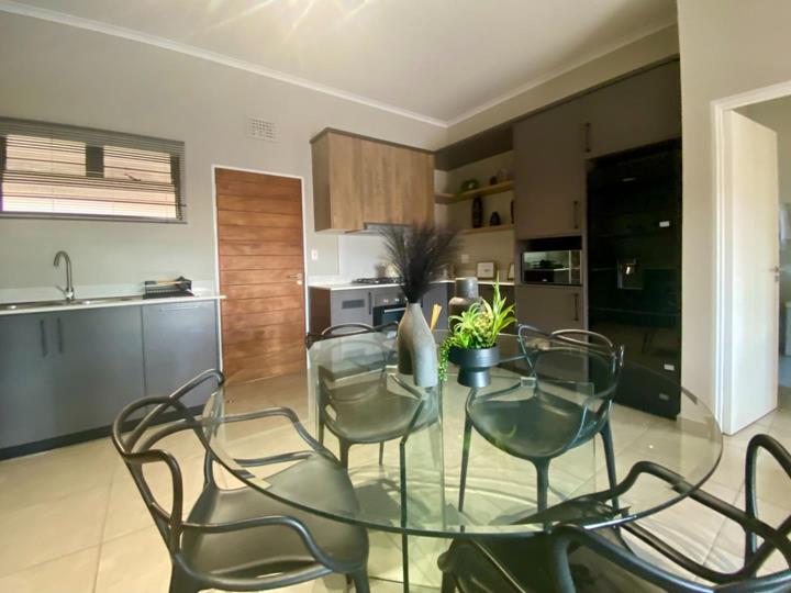 Listing number: P24-117595151, Image number: 2, Kitchen