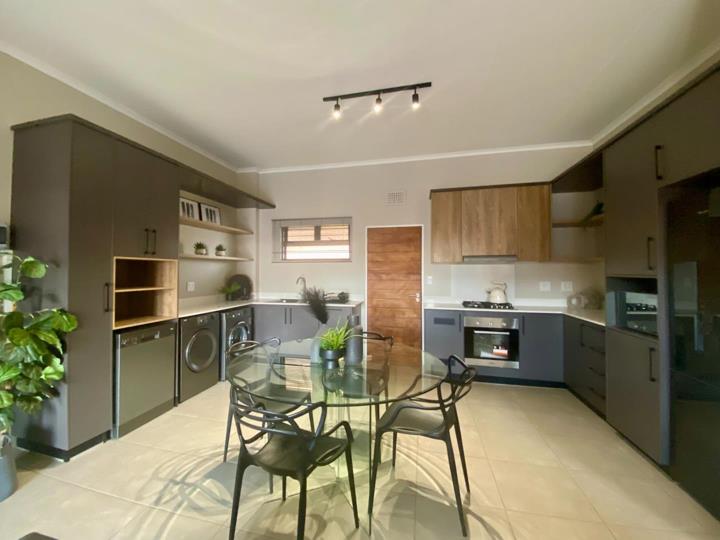 Listing number: P24-117595151, Image number: 3, Kitchen