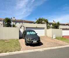 Townhouse for sale in Parklands