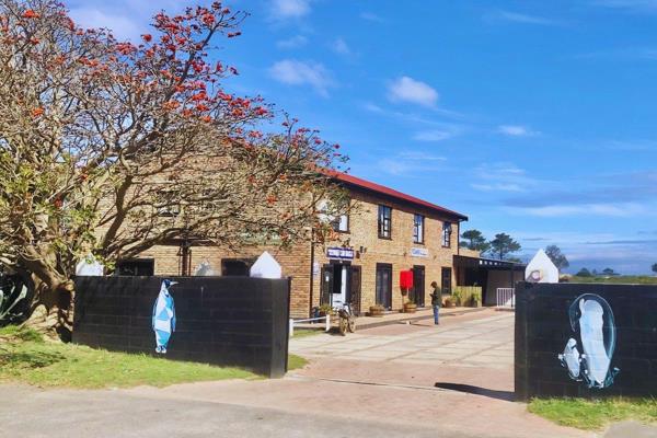 Positioned as the exclusive commercial anchor in the rapidly expanding coastal precinct of Fisherhaven, this 1,907 m² ...