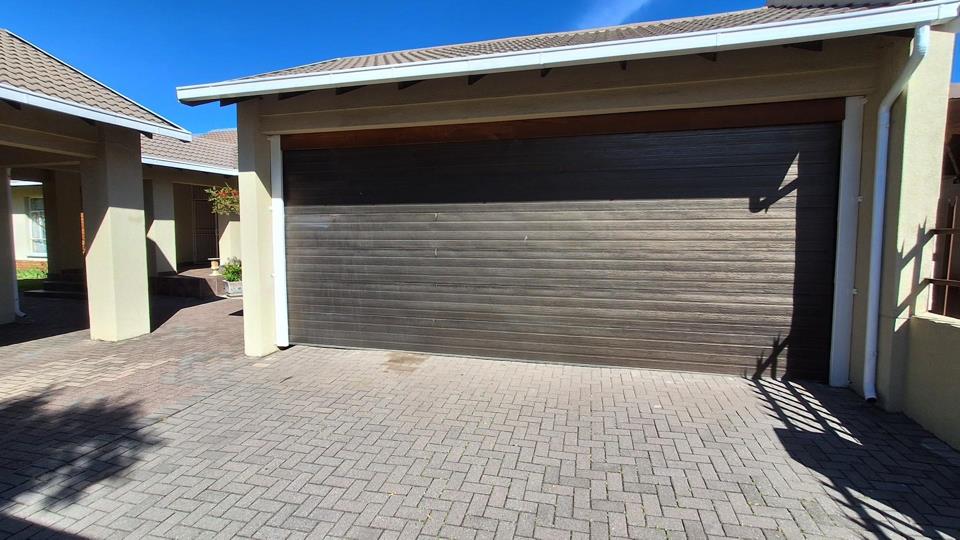 Listing number: P24-117597253, Image number: 2