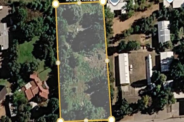 4047m2 of potential—build, develop and invest in your future.

Purchasers are responsible for a 10% commission plus VAT payment on the ...