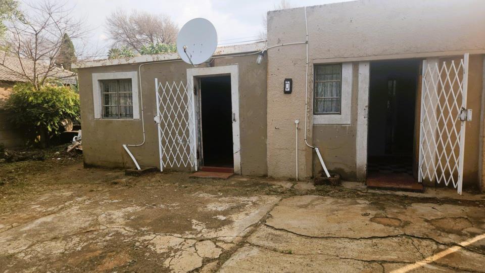 Listing number: P24-117112543, Image number: 3, 2 Flats