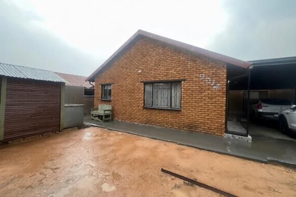 VIEWINGS ON SATURDAYS 11:00-12:00 BY APPOINTMENT ONLY 

Three-Bedroom Home with Income-Generating Flatlet in Dobsonville

This ...