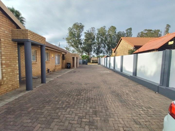 Listing number: P24-117607068, Image number: 2