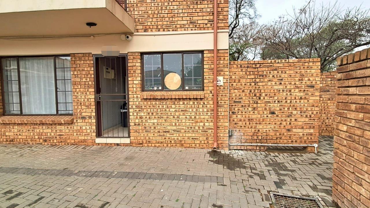 Listing number: P24-117607360, Image number: 1