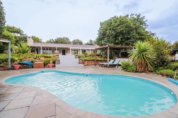 Available 7th October 2026 for long term rental:
A Spacious fully furnished family house and flatlet to rent in a quiet part of Hunters ...