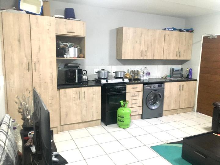 Listing number: P24-117609033, Image number: 2