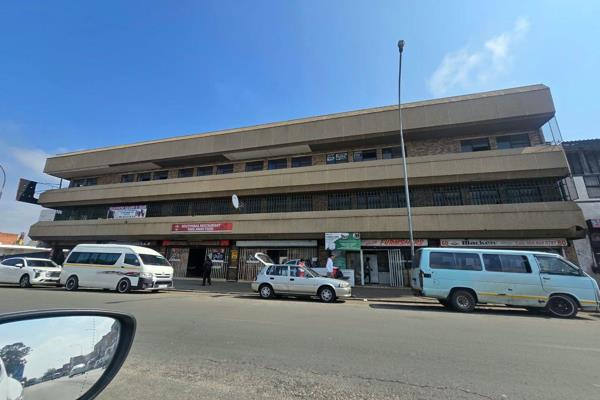 This 3000m2 mixed use commercial property at 60 Harpur Avenue, Benoni, occupies a 1256m2 ...