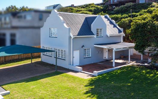 2 Bedroom House for sale in Brenton On Sea