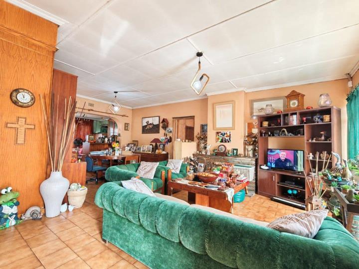 Listing number: P24-117612261, Image number: 2