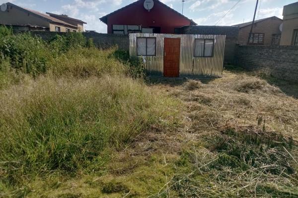 Residential land for sale in Sebokeng

Three wall surrounding the yard. The yard is situated in a well developed area or neighborhood. ...