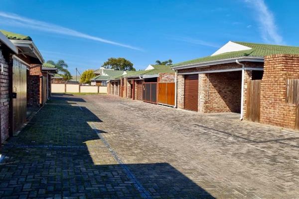 A welcoming flat in George South offering a practical and comfortable living space. Three bedrooms feature tiled floors, built in ...
