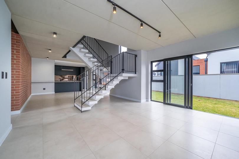 Listing number: P24-117613498, Image number: 2