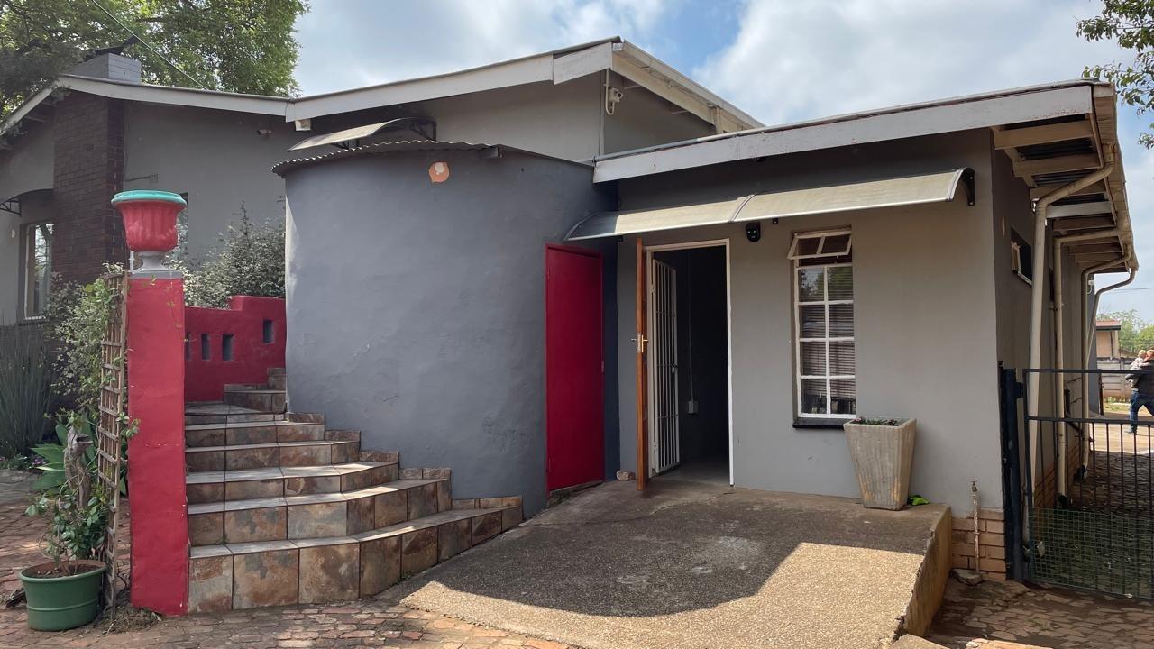 Listing number: P24-117614904, Image number: 1