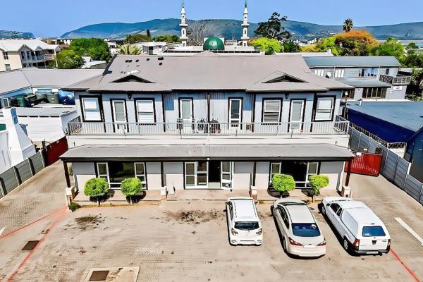 Exclusively Marketed by REMAX Coastal

Distinguished Knysna Commercial Building with ...