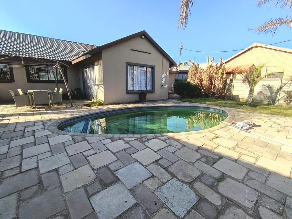 Listing number: P24-117616995, Image number: 1