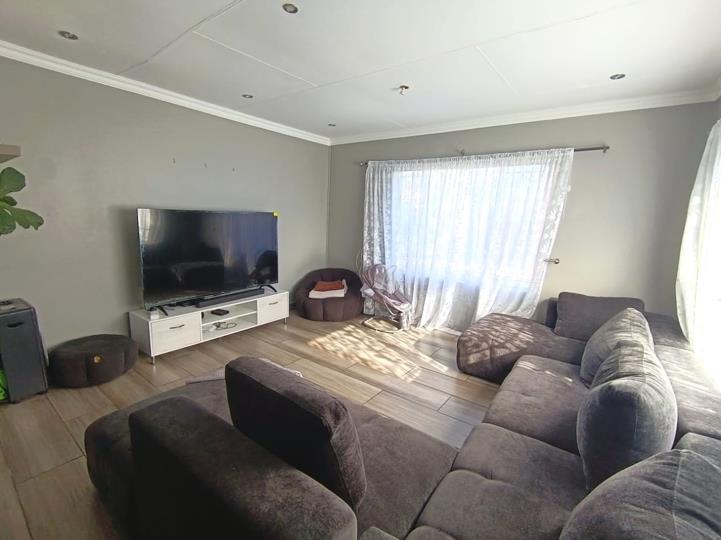 Listing number: P24-117616995, Image number: 3