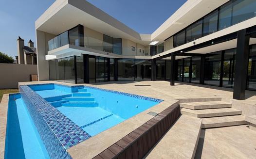 7 Bedroom House for sale in Woodhill Golf Estate