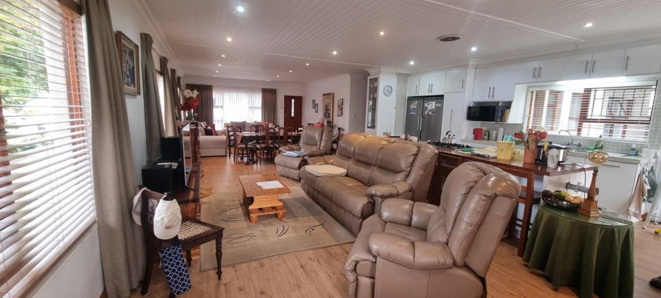 Listing number: P24-117497999, Image number: 3