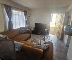 Apartment / Flat for sale in Die Hoewes