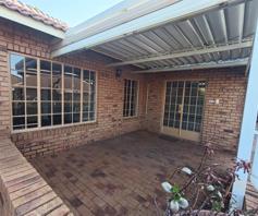 Townhouse for sale in Faerie Glen
