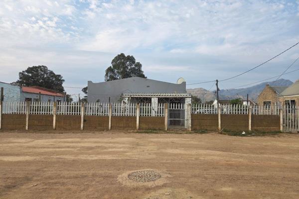 his 2-bedroom home is ideal for a small family, first-time buyer, or anyone looking for ...