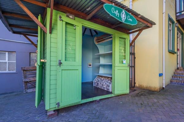 ** double deposit &amp; credit check required. R2200 EXCL VAT PER MONTH**

The Oaks on ...