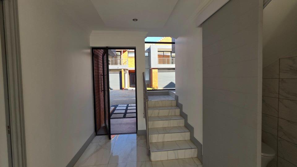 Listing number: P24-117622872, Image number: 3