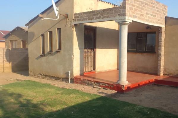 Charming And Affordable Family Home in Zone 3 Sebokeng close to all amenities, waiting for you to make it your home.
It offers the ...