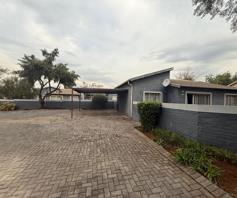 Townhouse for sale in Heuwelsig Estate