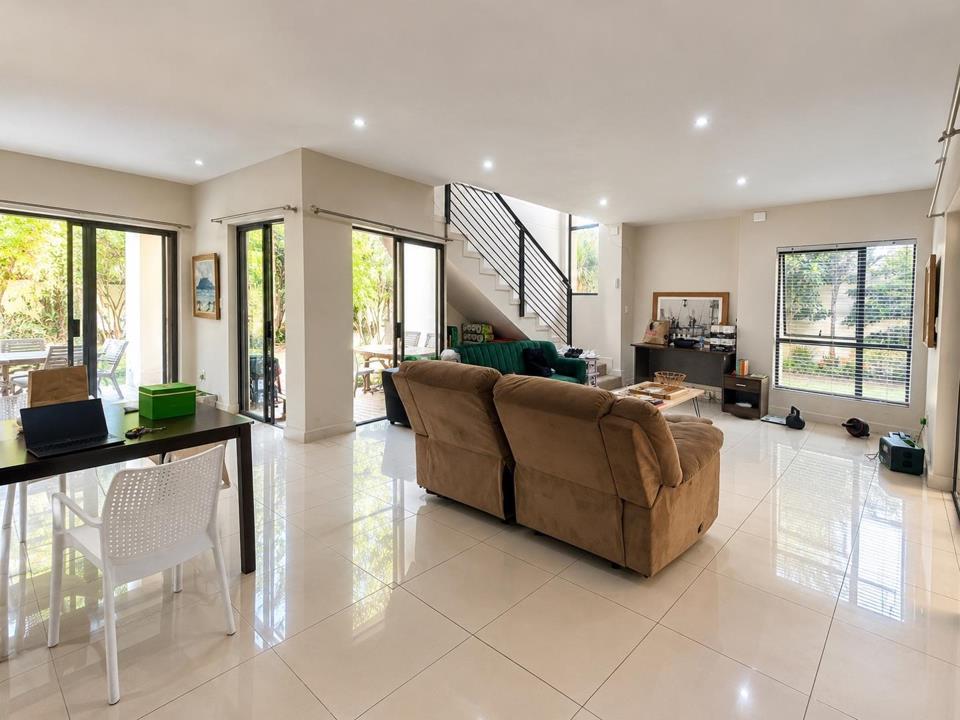 Listing number: P24-117626010, Image number: 1, living room