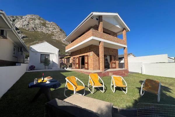 Spacious Fully Furnished or Unfurnished Double-Storey 3-Bedroom Home with Separate Games ...
