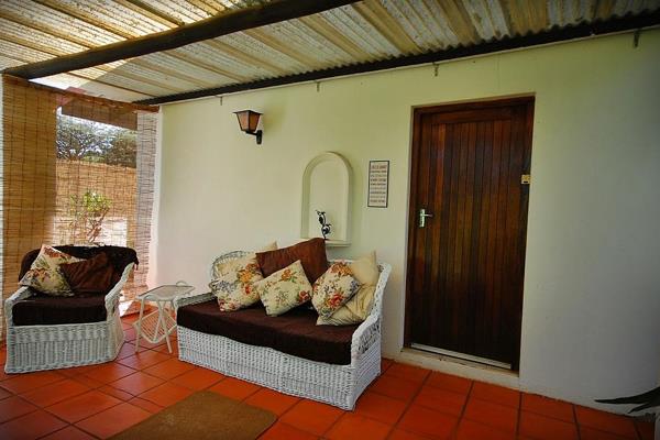 Private Garden flat on shared property with easy access. Would suit a couple looking to ...