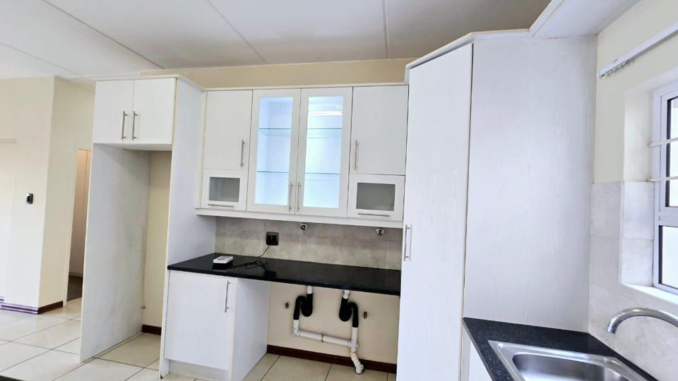 Listing number: P24-117630044, Image number: 2