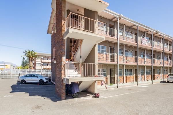 This lovely apartment is a fixer upper, a perfect gem for the investor. It offers ease of access to all amenities .

The bedroom ...