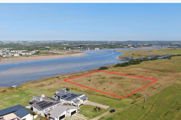 Exclusive to Seeff St Francis Bay

No transfer duty

An extraordinary rarity along the prestigious Kromme River, this expansive ...