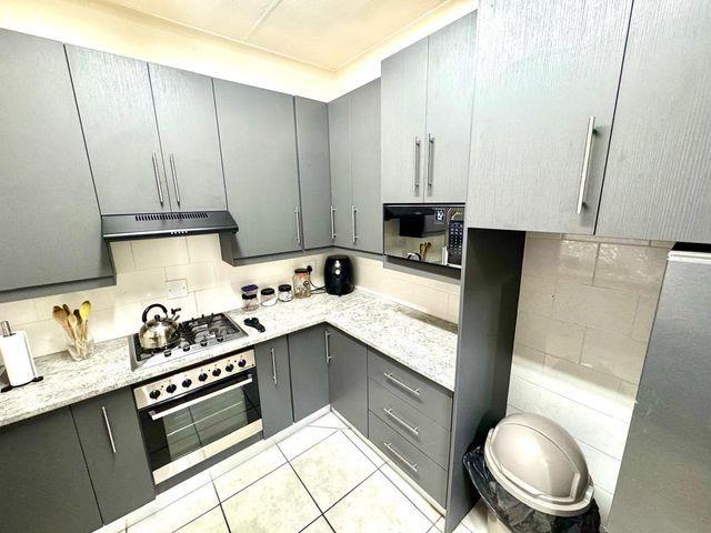 Listing number: P24-117636322, Image number: 2, Image