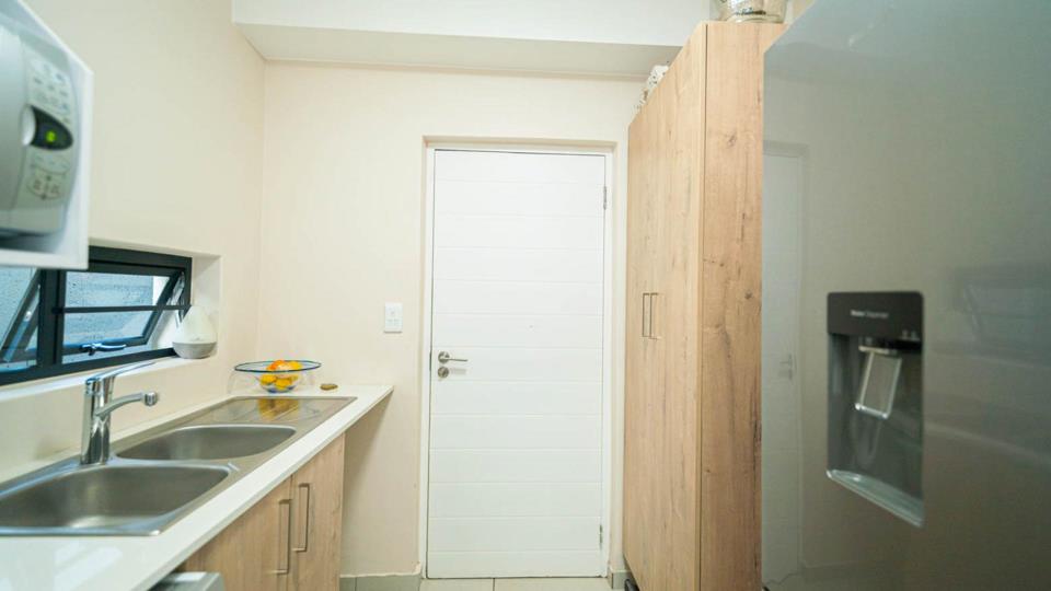 Listing number: P24-117636574, Image number: 3, Kitchen