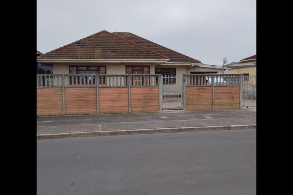 Lovely,neat and spacious family home. On entry to this beautiful family home,  you immediately feel that this is it, my dream ...