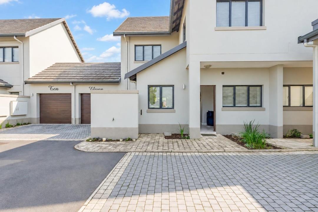 3 Bedroom Townhouse in Cotswold Downs Golf & Country Estate