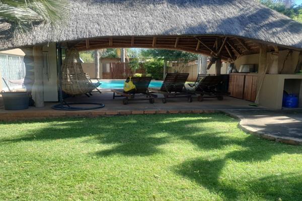 Beautiful Bushveld Home with Free standing Cottage, 3 x Guest Suites, Solar (SunSynk — 2 × 5 kW inverters + batteries + 20 panels ...