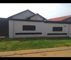 House for sale in Dobsonville Gardens