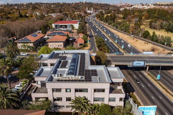 This 1500m2 office building at 79 Central Street, Houghton Estate, suits businesses needing substantial workspace, highway visibility and regional access. Positioned across from ...