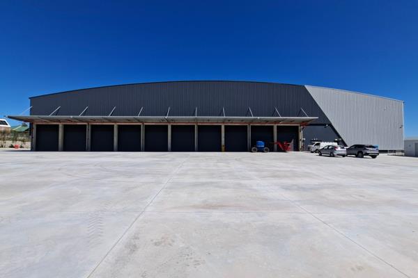 SPECIFICATIONS:
• 4 692m2 A-Grade warehouse
• 12m eaves height
• 650 amps 3 phase ...