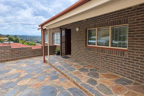 This spacious 3-bedroom family home offers 2 bathrooms, a single garage and 5 additional parking spaces, making it ideal for a growing ...
