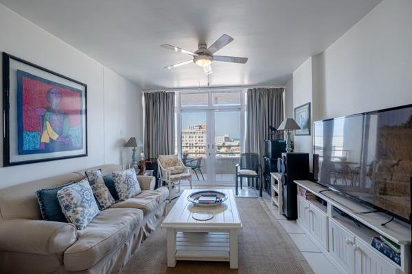 BEAUTIFUL BEACHFRONT APARTMENT WITH STUNNING OCEAN VIEWS 

Situated on the 6th floor ...