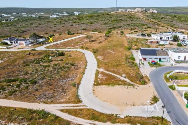 Perched on top of the hill with beautiful views over the greenbelt, this 459 m² ...