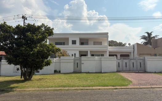 7 Bedroom House for sale in Kibler Park