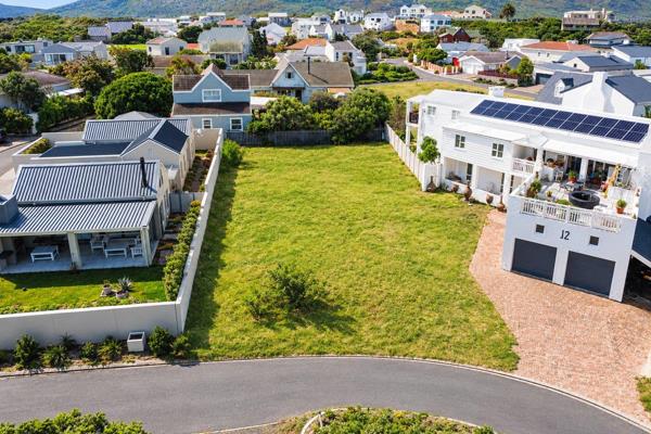 Experience tranquillity in this beautifully located erf situated in a quiet cul-de-sac ...